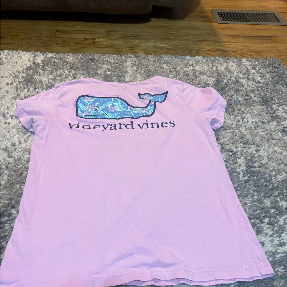 Vineyard Vines women’s Light Pink Tee with Blue Patterned Whale